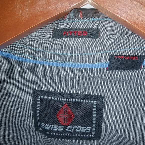 Swiss Cross L Sleeveless Plaid Fishing Top - Picture 8 of 8